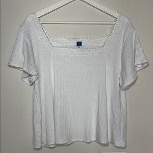 Old Navy White Flutter Sleeve Ribbed Blouse size medium